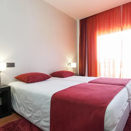 Miramar Sul 4* נאזרה